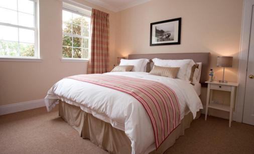 Bridgend  Skerrols House 게스트하우스 외부 사진