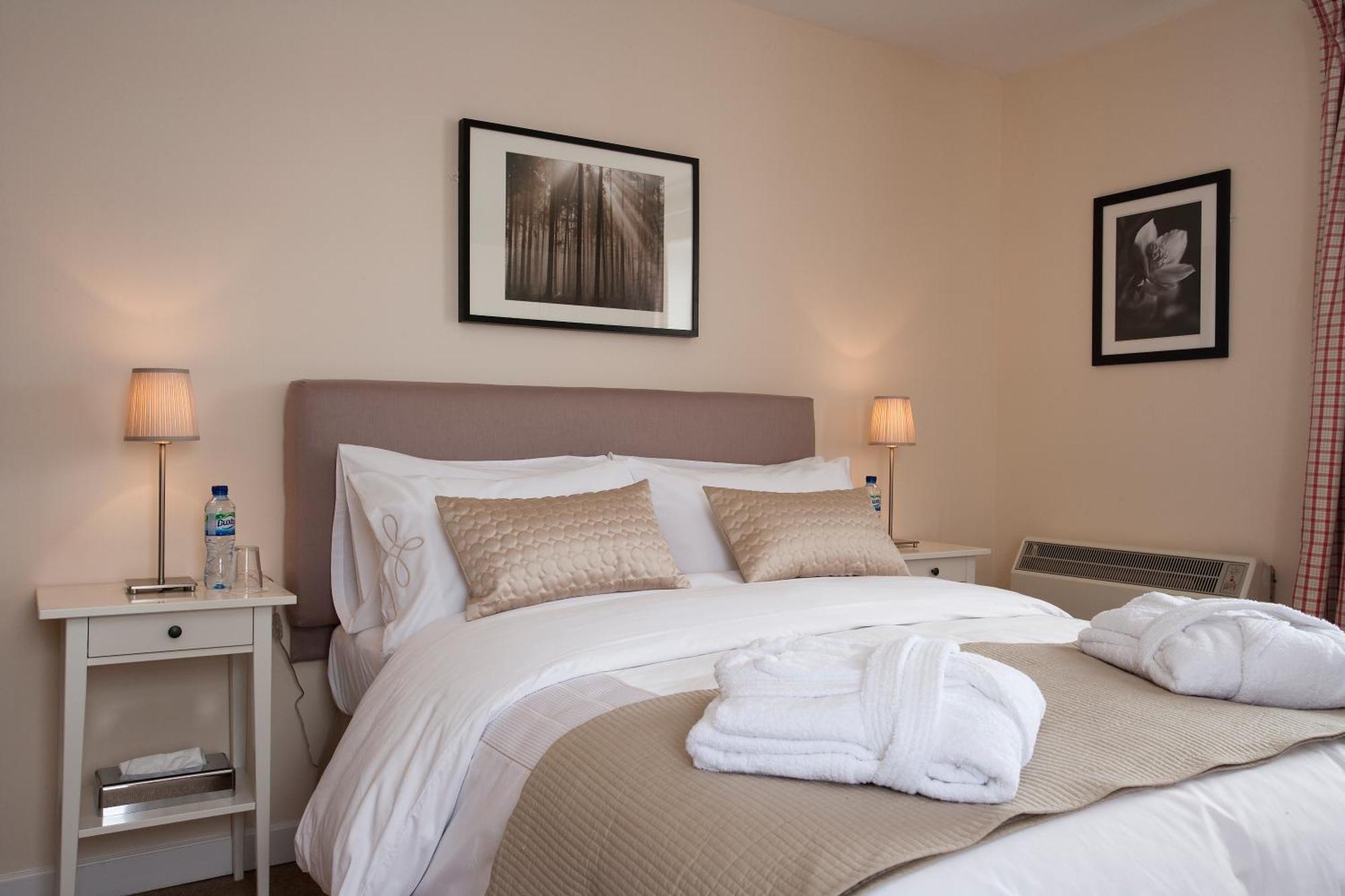 Bridgend  Skerrols House 게스트하우스 외부 사진