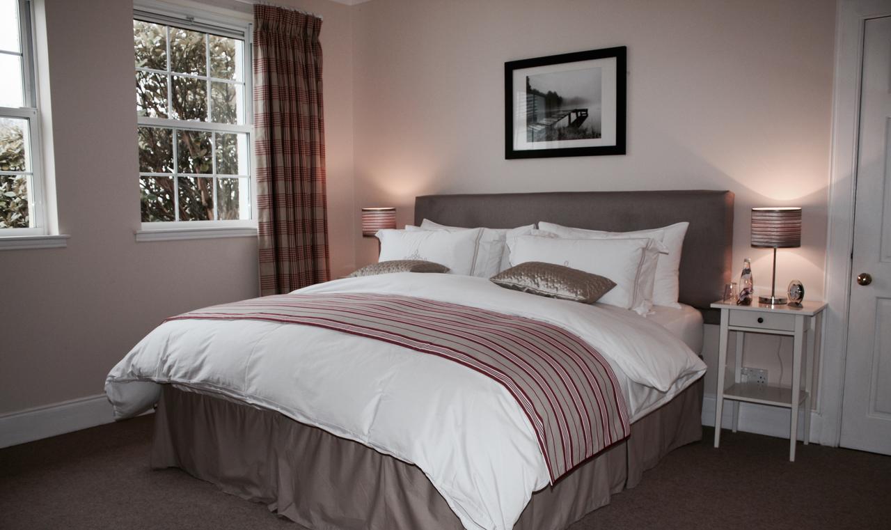 Bridgend  Skerrols House 게스트하우스 외부 사진